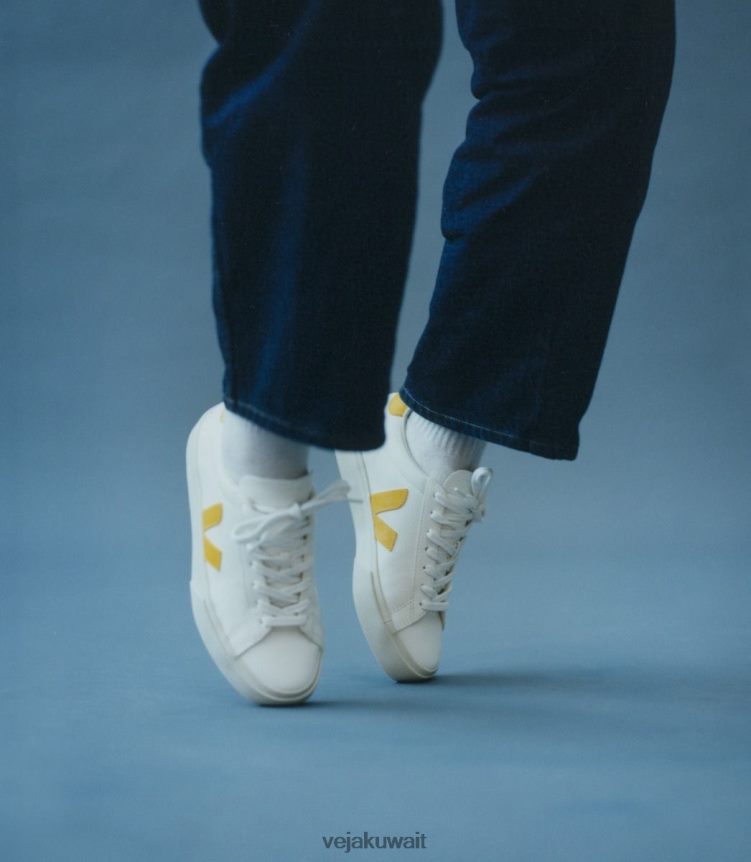 Veja أحذية رجالمنشط أبيض من الجلد خالٍ من الكروم من كامبو 24J26Z24