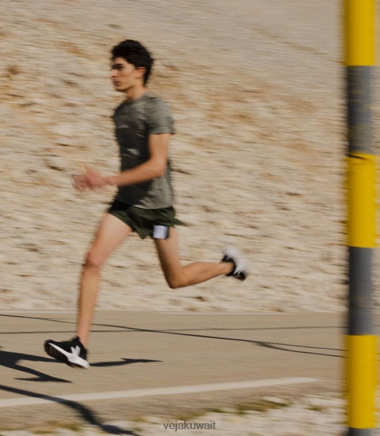 Veja أحذية رجالمارلين على شكل حرف V أسود وأبيض 24J26Z204