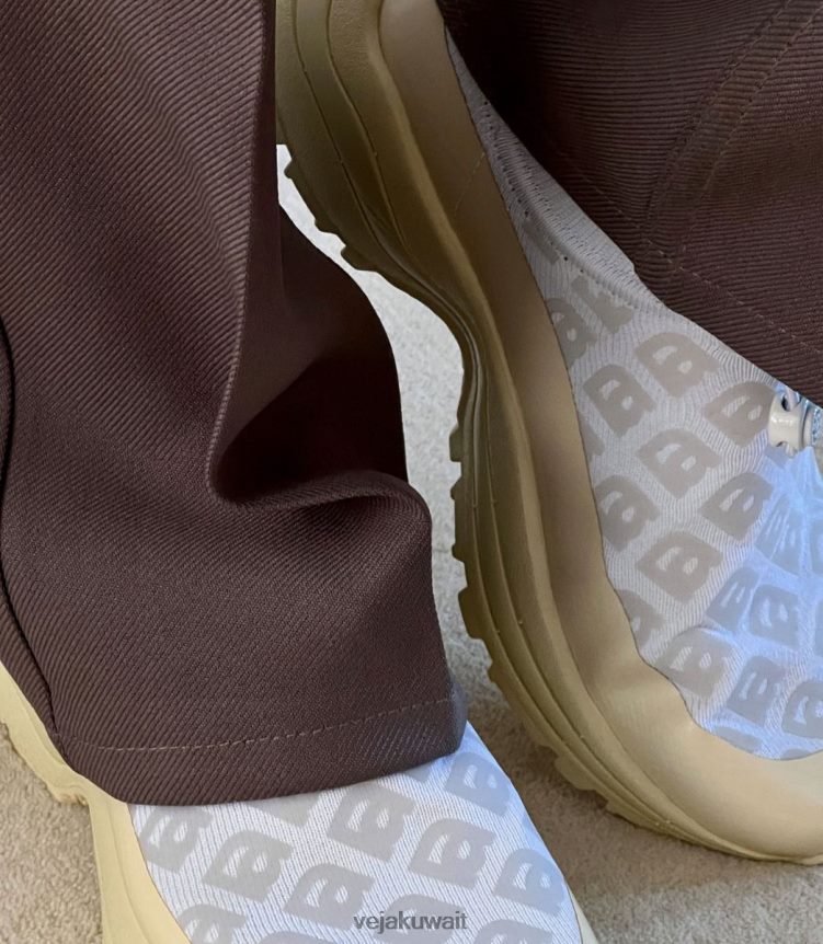 Veja X أحذية نحيفاميلي بيشارد وايت 24J26Z295